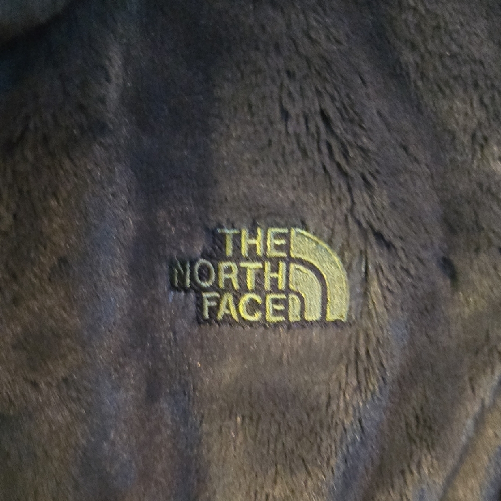 The North Face Reversable Women's Green Quilted/Faux Fur Vest - Picture 6 of 8